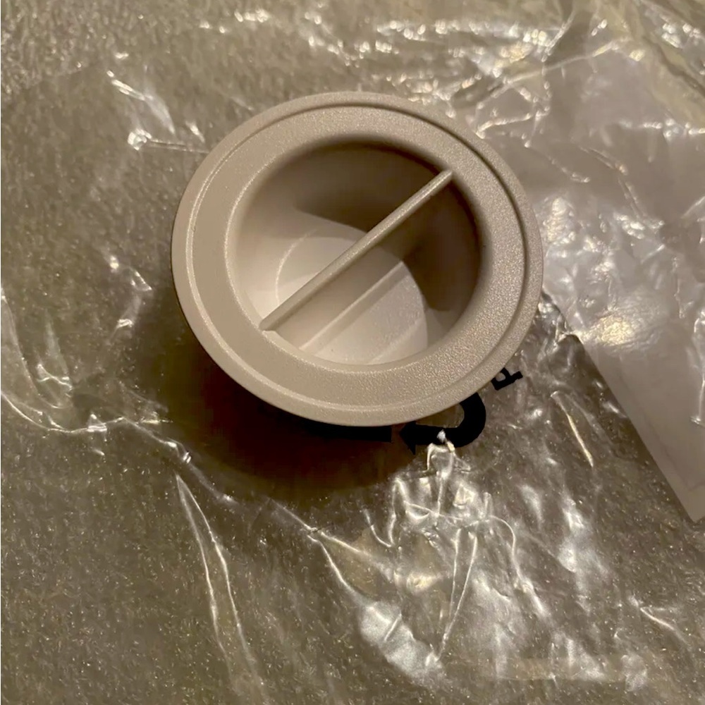 Bissell Wet Tank Cap For SpinWave R5 Robotic Mop & Vacuum Series 3377 (1631042) - Picture 1 of 3